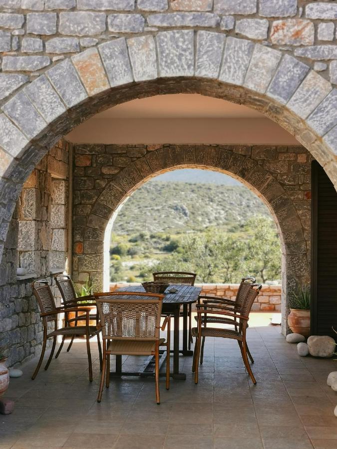 Athevillas Antonis Mína 외부 사진